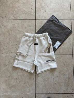 Essentials Fear Of God Light Oat Shorts